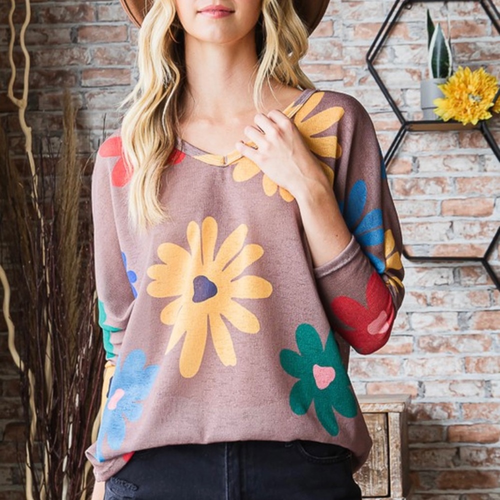 B129🌺Flirty+fun oversized mocha Daisy  on-trend top adds a happy vibe2every day - Picture 2 of 12